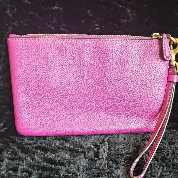 Coach Purple Pebbled Leather Wristlet Clutch NWOT - Picture 4 of 7